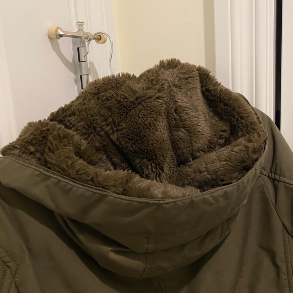 Uniqlo Hybrid Ultra Warm Down Short Jacket/Coat with Adjustable Waist - Picture 5 of 9